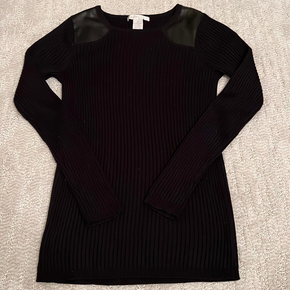 Design history ribbed sweater, size medium.